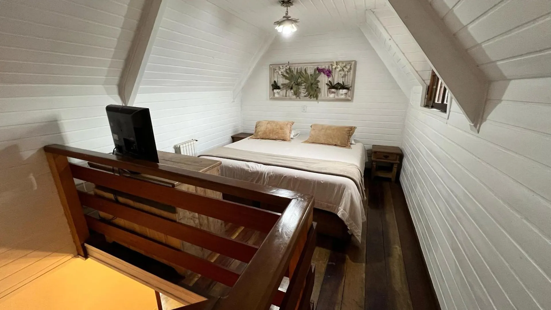 Home & Hosting Campos do Jordão Πανδοχείο